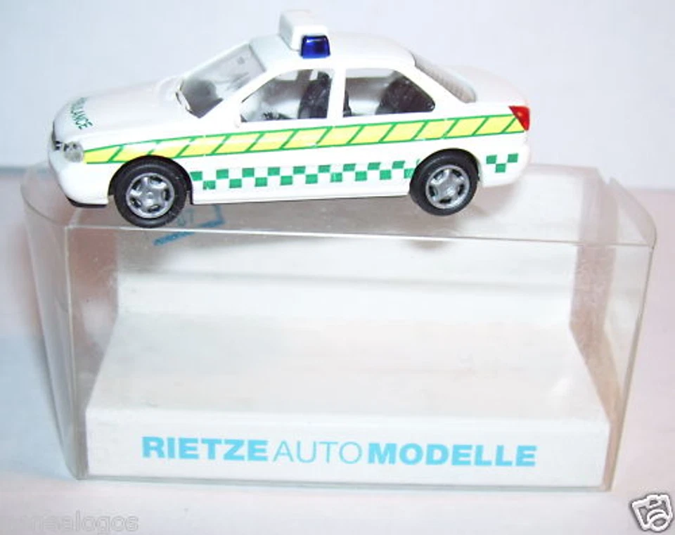 Rietze HO 1/87 Ford Mondeo Ghia Ambulance In Box - Image 1 of 1