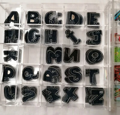 Konvolut Buchstaben Applikationen Jeansstoff, selbstklebend (mit Schutzfolie) - Bild 1 von 3