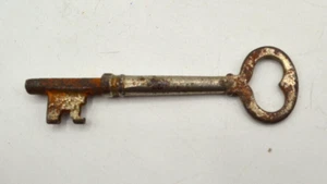 Vintage Solid Barrel Round Shank Antique Skeleton Key - Picture 1 of 3