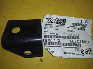 FREIGHTLINER mercedes bumper BRACKET 680-885-03-20 / 680-885-0320-D - Picture 1 of 5