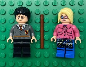 Lego Harry Potter Minifigs: Luna Lovegood 4841 Dark Pink Jacket Ponytail hp103