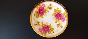 Beautiful Queens (England) Bone China Gold Gilt Rose Pattern Teacup Saucer - Picture 1 of 2
