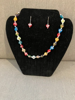 Collar de corazones pequeños con pendientes a juego  Foto 1 de 4