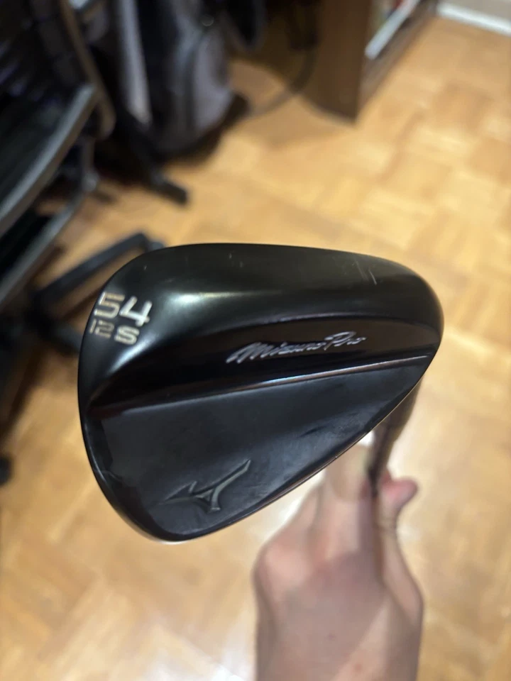 MIZUNO PRO T-1 BLACK ION WEDGE 54* / 12S / BLACK KBS HI-REV 2.0 115 WEDGE - Image 1 of 3