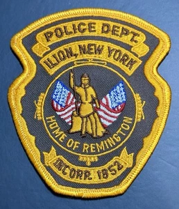 ILION NEW YORK NY (HOME OF REMINGTON) 4 1/2" POLICE PATCH - Bild 1 von 2