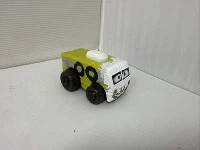 Disney Pixar Cars Arvy Splash Racers vehículo tirar hacia atrás y ir con chorro de agua 4” Foto 1 de 4