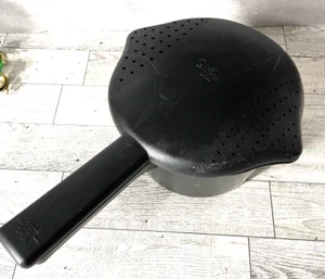 Pampered Chef Micro Cooker Microwave Steamer Strainer 2776 Black 1 Quart 4 Cups - Picture 1 of 4