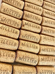 Lote de 27 Corchos de Vino Natural MILLIER Usados Artesanía Proyectos Niños Hágalo Usted Mismo Boda - Imagen 1 de 3