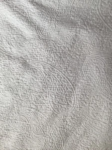 POTTERY BARN HEIRLOOM WHITE PAISLEY QUILT, FULL-QUEEN - Picture 1 of 6