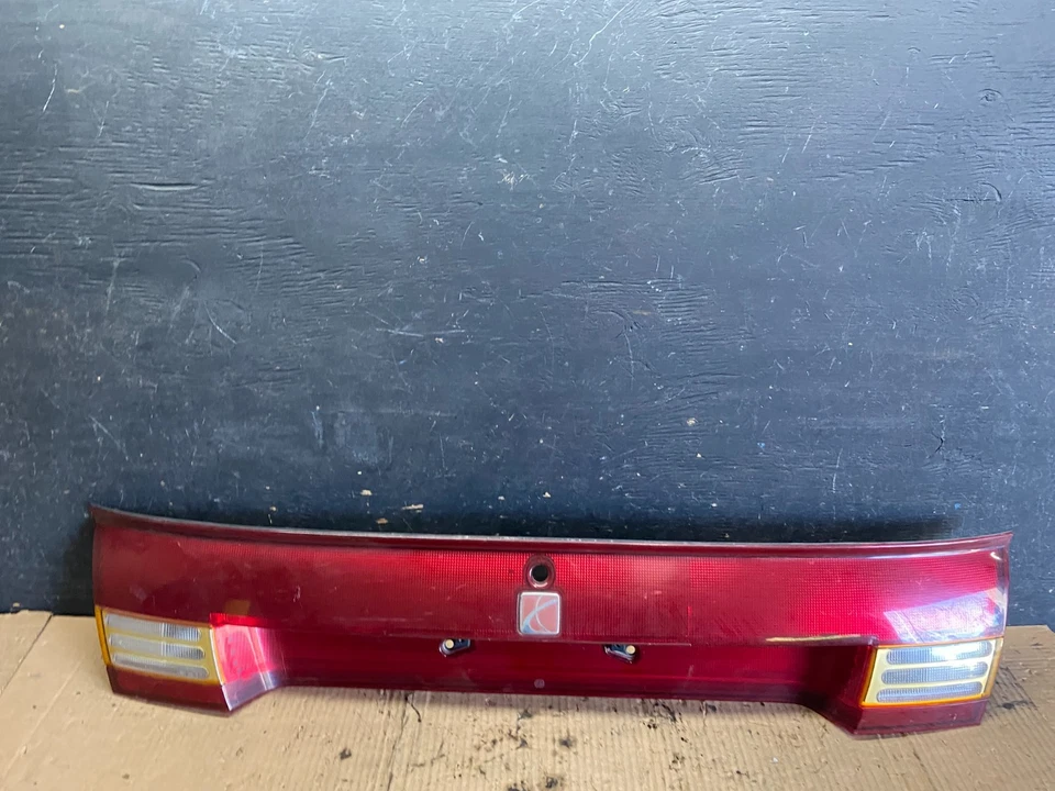 Luz trasera Saturn SC1 SC2 1997-2000 cupé acabado maletero central OEM Q0372 DG Foto 1 de 4
