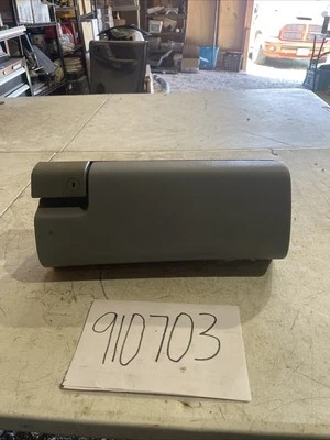 Guantera Mercedes Benz W210 Clase E 1996-1999 2106890091 E320 E430 E55 Foto 1 de 4