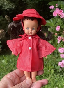 Bambola mini Furga vintage anni ‘60 Lucia e raro impermeabile orig. mod. 9102 - Foto 1 di 11