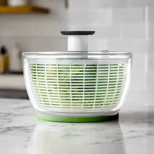 OXO Good Grips Große Salatschleuder 10,5 Zoll - Bild 1 von 9
