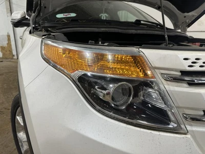 Conjunto de faros derechos usados se adapta a: Ford Explorer 2014 base halógeno sin policía p Foto 1 de 4