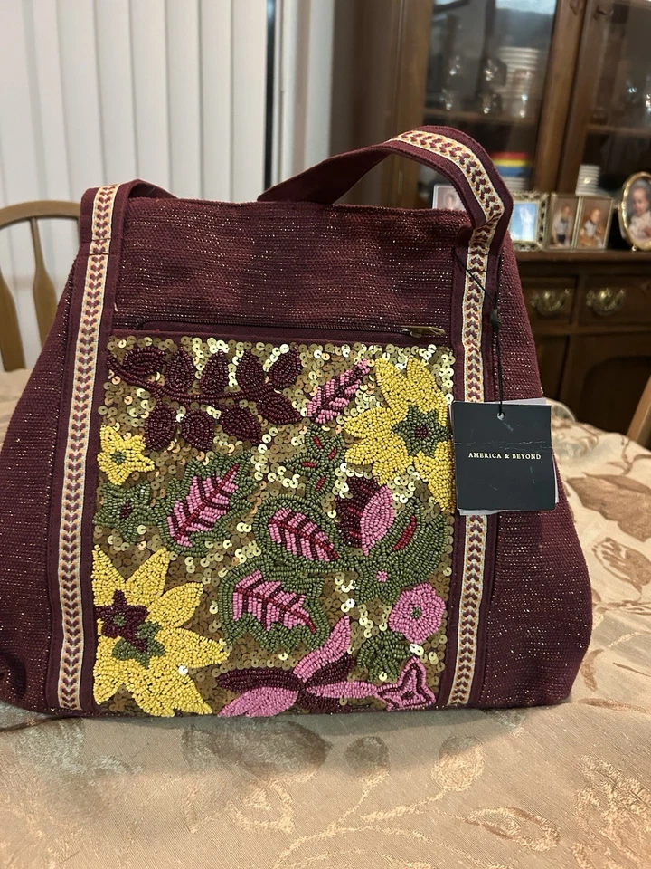 Bolso de hombro con cuentas granate, dorado, rosa, verde.  Nuevo con etiquetas Foto 1 de 1