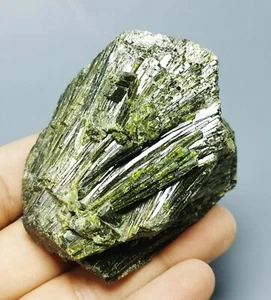 Muestra mineral racimo cristal cuarzo turmalina verde natural en forma de abanico - Imagen 1 de 12
