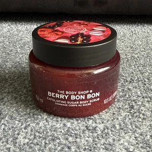 The Body Shop Berry Bon Bon Exfoliating Sugar Body Scrub 250ml Limited Edition - Picture 1 of 3