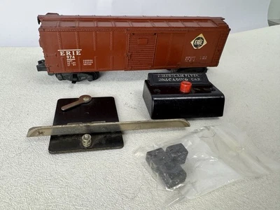 American Flyer S Gauge 974 ERIE OPERATING BOXCAR w/ Button - Nice Vintage Car - Image 1 of 4