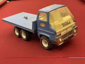 Jouet Ancien Camion Plateau 44cm TONKA ACIER PRESSÉ BLEU Années 70 Fonctionne - Picture 1 of 9