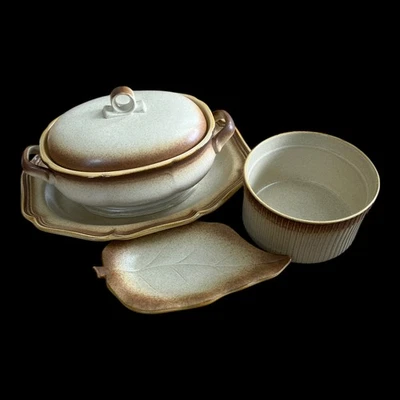 Juego de trigo integral MIKASA: plato ovalado, cazuela cubierta, bandeja de hojas, souffle de 7" Foto 1 de 4