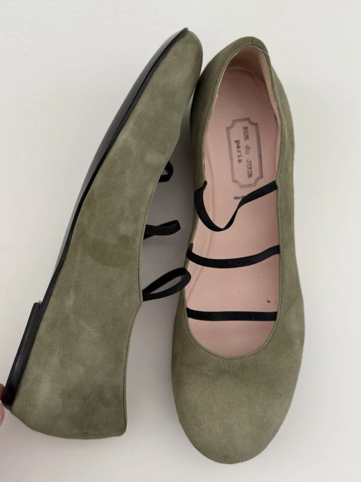 $485 Rue Du Jour Paris Green Suede Cancun Mary Jane Flats Size 38.5/7.5 US Italy - Image 1 of 4