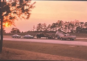 Foto De Colección Diapositiva Camión Accidente Remolque Camiones Y Policía 1979 - Imagen 1 de 2