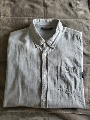 Camisa UNDFTD/Invicto Atlética Azul Confeti Cambray Abotonada L/S M  Foto 1 de 4