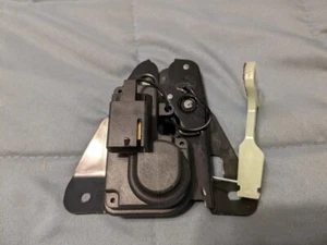 Black Tailgate Lock Trunk Latch Actuator - Dodge/Chrysler Charger Challenger - Bild 1 von 5
