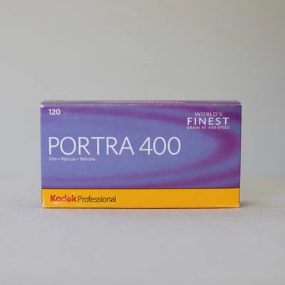 Película Kodak Professional Portra 400 color negativo 120 - (paquete de 5) Foto 1 de 4