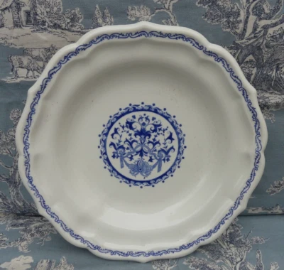 GIEN Rouen plat creux en faience bon état 28,5cm de diamètre bon état - Photo 1/4
