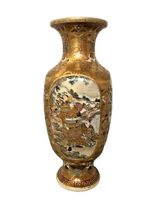 Exceptional Antique Japanese Satsuma Pottery Signed Hattori Hand Painted Vase. - Picture 1 of 19