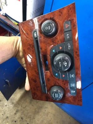 13 14 CHRYSLER 300 1VH35AAAAB AC CALOR CLIMATIZADOR RADIO INTERRUPTOR MADERA GRANO  Foto 1 de 2