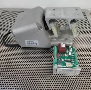 Syntron F-010-B Electromagnetic Vibratory Feeder w/ Drive Controller 229204-501 - Picture 1 of 5