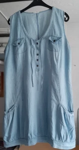 Damen Jeanskleid hellblau ,ärmellos Gr.46 ,leger,vorne z. Knöpfen - Bild 1 von 8