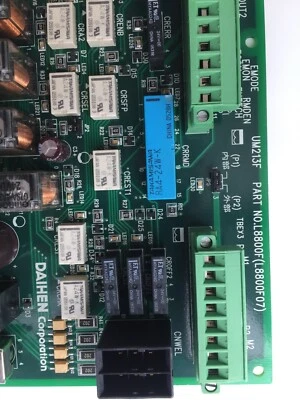 Placa de circuito de relé Nachi / Daihen UM213EF L8800F usada y limpia  Foto 1 de 4