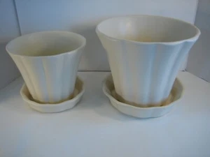 2 neue Restaurierungsbeschläge Ton ausgestellte Pflanztöpfe mit Untertassen mittelgroße & große Blumentöpfe - Bild 1 von 9