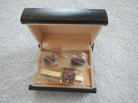 CUFFLINKS CUFF LINKS AND TIE CLASP SET - CHICAGO BEARS - FOOTBALL - NEW IN BOX Cover