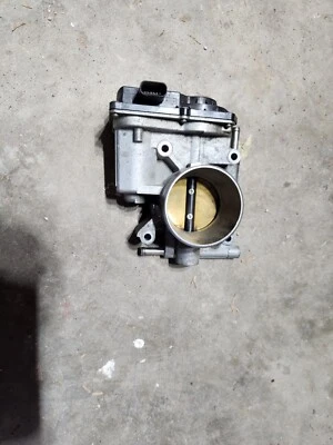 Cuerpo del acelerador para Mazda 3 Sport 2,0 L 2009-2013 Mazda 5 2,3 L 2008-2010 Foto 1 de 2