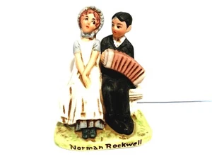 Norman Rockwell NR-207 Lovers Aug 30 1979 Dave Grossman Figurine Made in Japan - Picture 1 of 12
