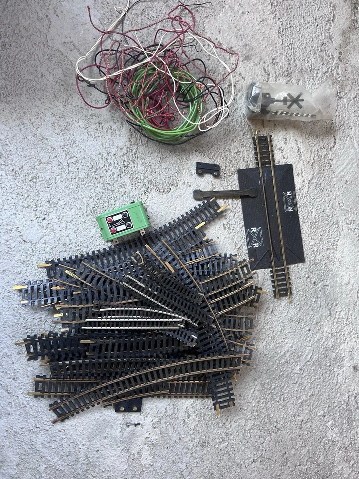 HO Tyco Huge Lot of Steel Track Straight Curve Switch Transformer Starter Set - Image 1 of 4