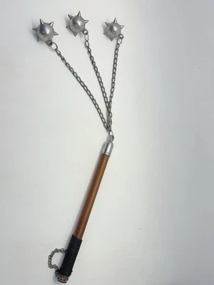 Maza estilo medieval triple bola mayal con cadena — 28” mango de madera bolas con púas Foto 1 de 4