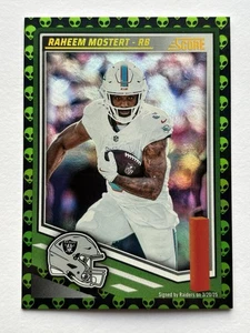 2025 Panini Score Raheem Mostert Extraterrestrial Case Hit Las Vegas Raiders - Picture 1 of 2