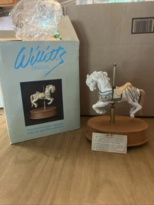 Willitts Spielkarussell Pferd mit Holzsockel Spieluhr spielt Karussell Walzer - Bild 1 von 14