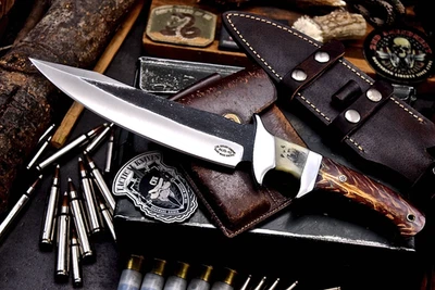 Cuchillo de caza CFK hecho a mano AUS 10 personalizado Sub empuñadura BEAR SCRIMSHAW cono de pino hueso Foto 1 de 4