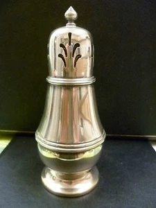 UNA PENTOLA VINTAGE PANCIA, PIATTO ARGENTO ZUCCHERIERA SHAKER.VINTAGE SILVER PLATED SUCRIERE - Foto 1 di 7