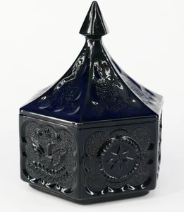 ViNTAGE TiARA INDiANA GLASS EAGLE & STAR BLACK GLASS TRiNKET CANDY DiSH & LiD - Picture 1 of 7