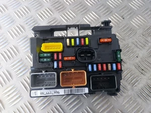 Boitier Fusible BSM R09 - CITROEN C3 II (2) 1.4L HDI 70CV - Réf : 9667199780 - Picture 1 of 4