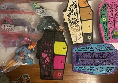 Monster High Lot Venus, Draculaura, Cleo, Twyla, Deuce, Heath, Cat Noir, Abbey - Image 1 of 4