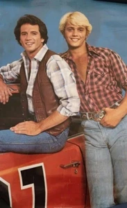 Poster Duchi di Hazzard 32"x21" - Originale 1979 - NUOVO-MAI APERTO N. 26-SIGILLATO - Foto 1 di 6