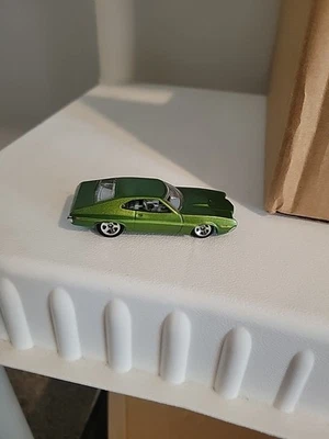 HOT WHEELS 1/64 DIECAST CAR 1972 FORD GRAN TORINO SPORT GREEN ©2010 ISSUE - Image 1 of 4